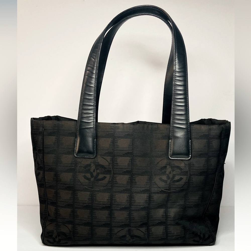 AUTHENTIC EUC CHANEL NEW TRAVEL LINE TOTE BAG - Picture 1 of 15